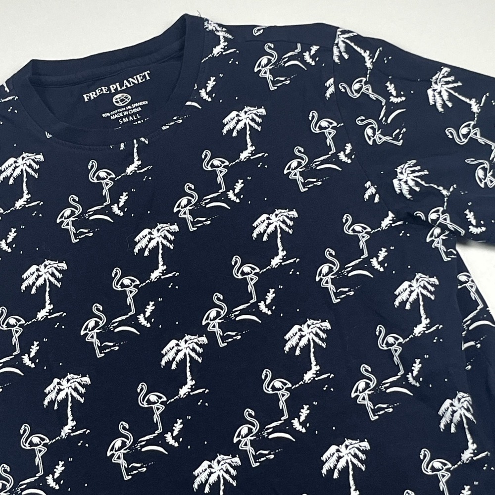 Free Planet Flamingo Palm Tree Print T-Shirt Size S‎ Navy Tropical Graphic Tee